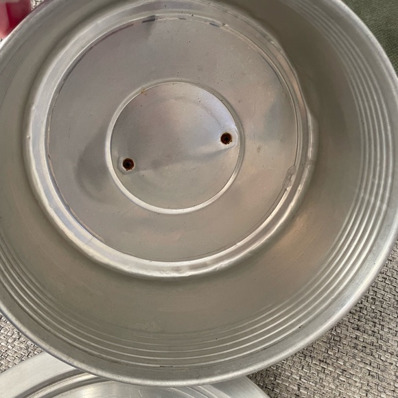 Vintage Regal Ware Aluminum Cake Carrier Plate With Locking Lid - Picture 6 of 9